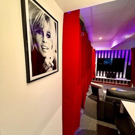 Experience Cinema Immersif Dans Appartement Renove Pres De Montmartre 파리 외부 사진