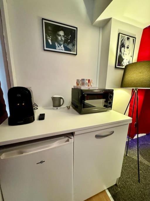 Experience Cinema Immersif Dans Appartement Renove Pres De Montmartre 파리 외부 사진