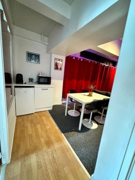 Experience Cinema Immersif Dans Appartement Renove Pres De Montmartre 파리 외부 사진